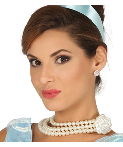 Pearl necklace with flower